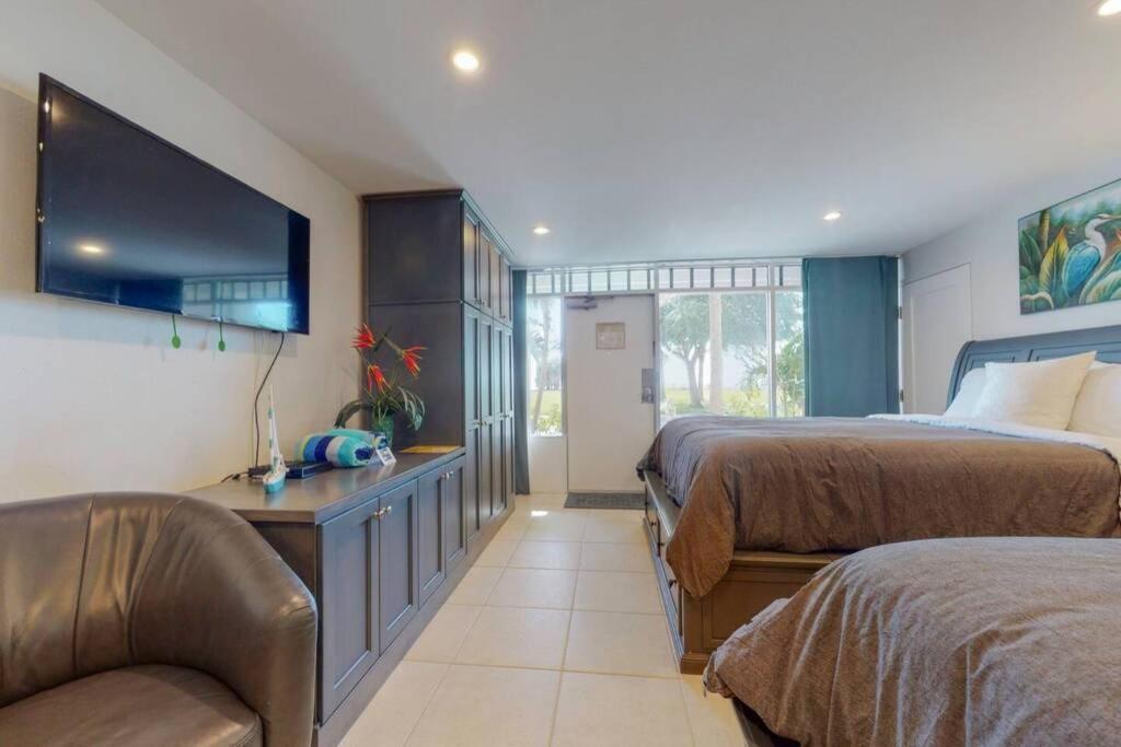Sea Spray, Studio 114, Beach Steps Away! Pool+Wifi Ράσκιν Εξωτερικό φωτογραφία